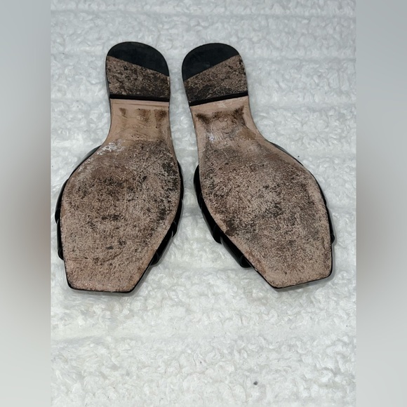 Saint Laurent Tribute Patent Sandal in black - Picture 6 of 6